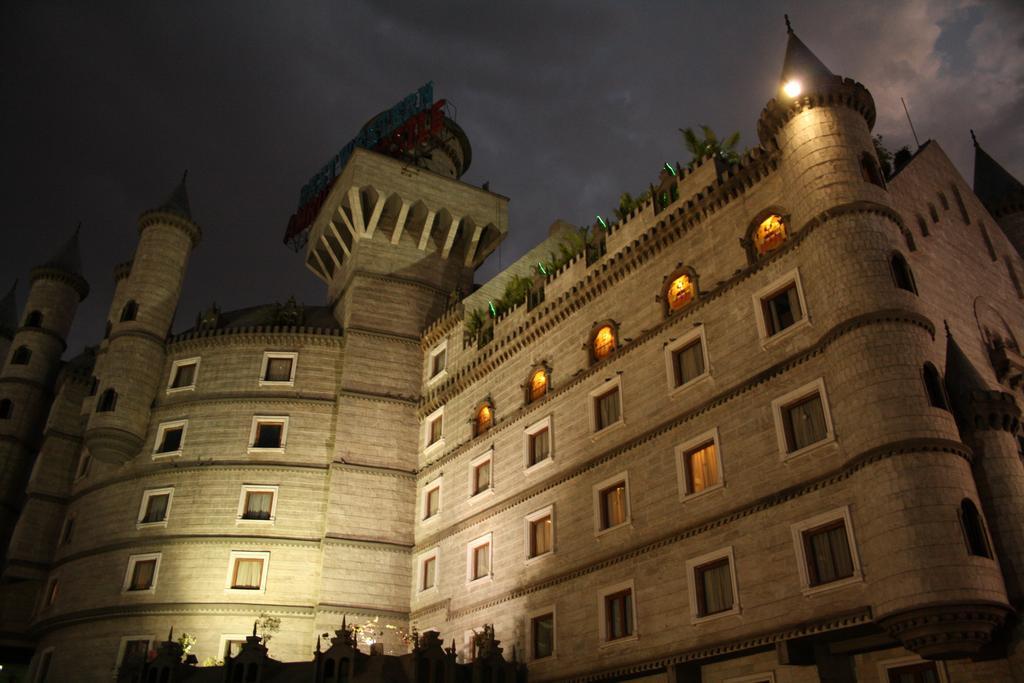 Best Western Amrutha Castle Hyderabad Exteriör bild