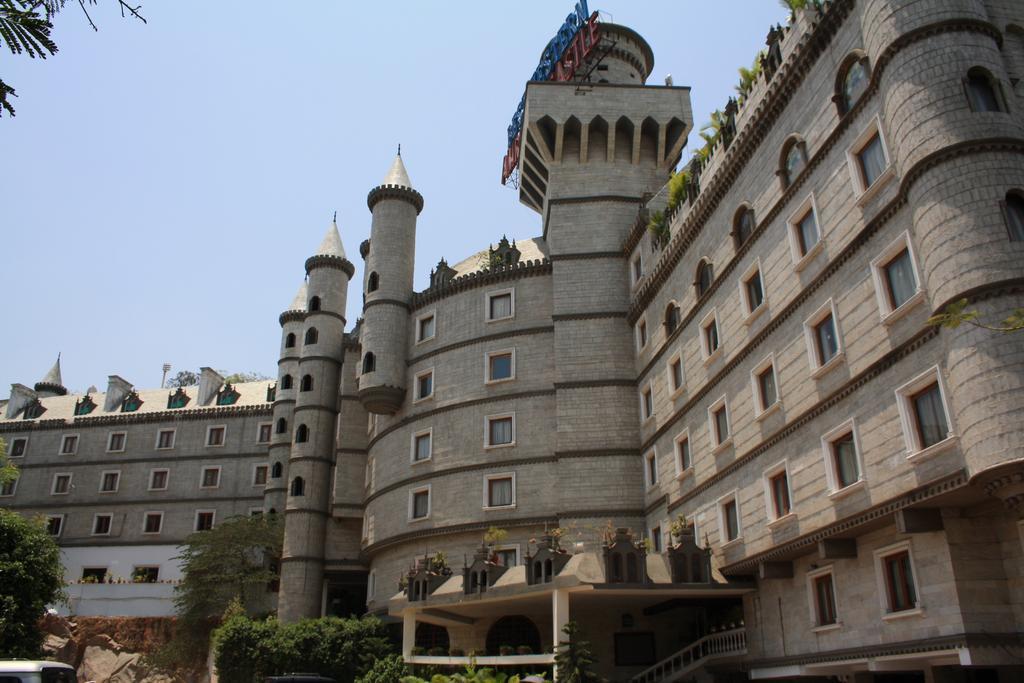 Best Western Amrutha Castle Hyderabad Exteriör bild